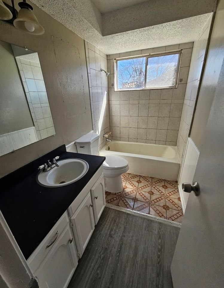 3448 Parker Dr - Photo 2 of 13