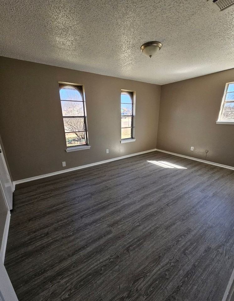 3448 Parker Dr - Photo 3 of 13