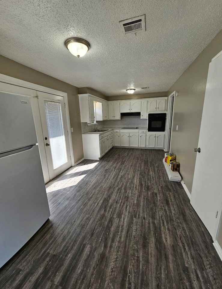 3448 Parker Dr - Photo 5 of 13