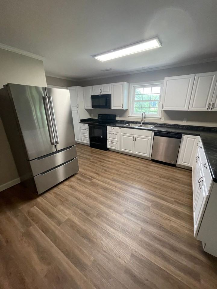 3503 Augusta St - Photo 2 of 14