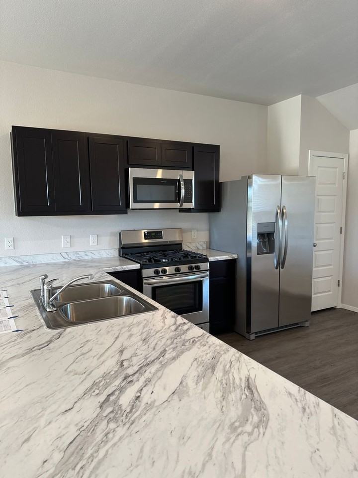8112 E Reno St - Photo 6 of 15
