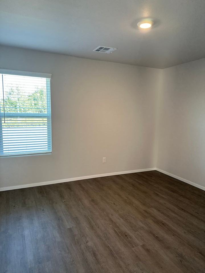 8112 E Reno St - Photo 7 of 15