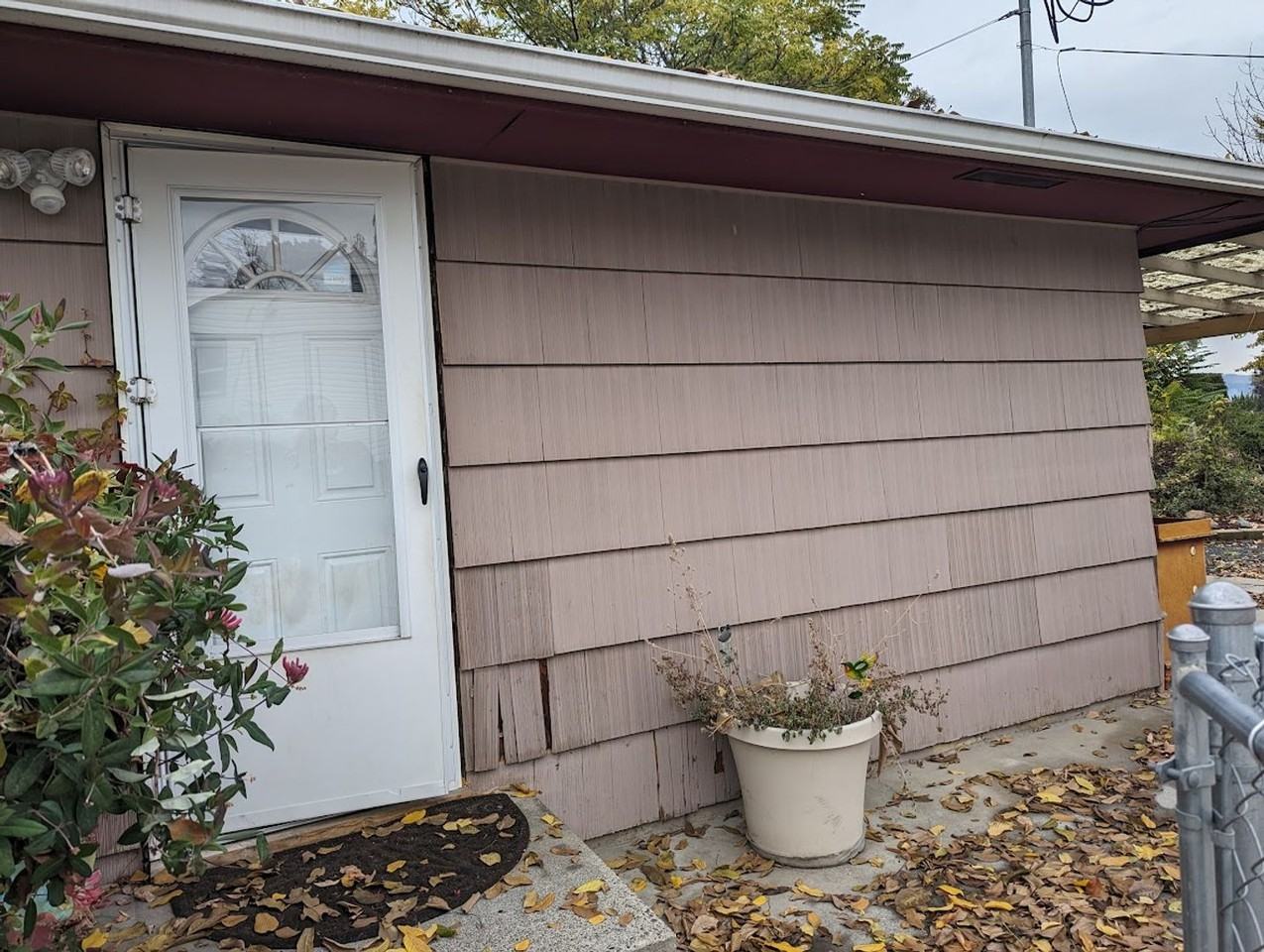 1131 Washington St - Photo 3 of 20