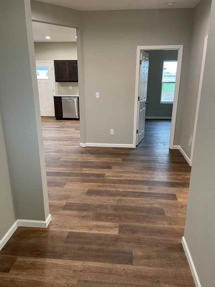 111 W Ledgestone Dr - Photo 2 of 35