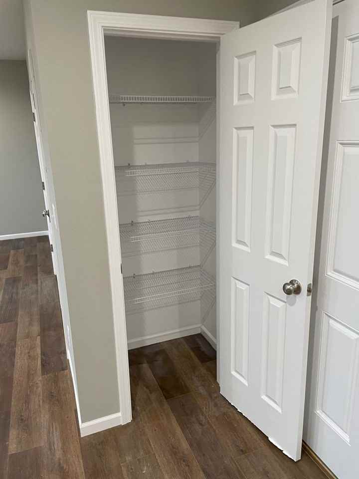 111 W Ledgestone Dr - Photo 3 of 35