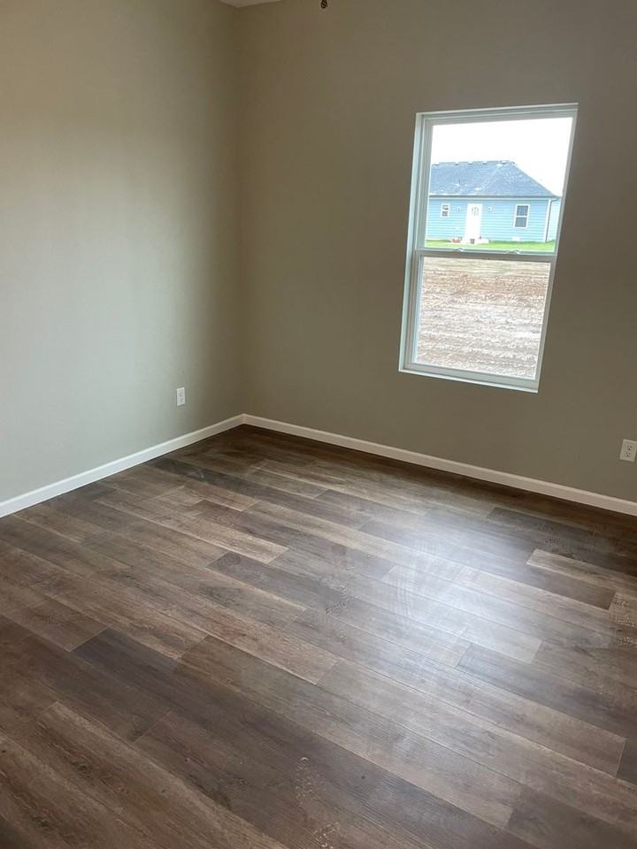 111 W Ledgestone Dr - Photo 6 of 35