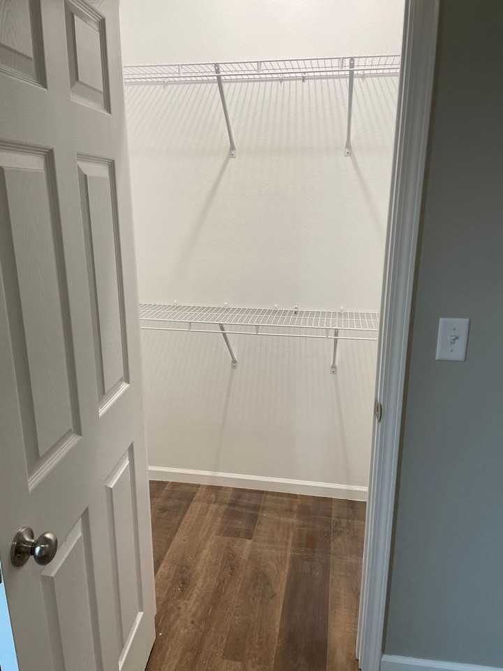 111 W Ledgestone Dr - Photo 7 of 35