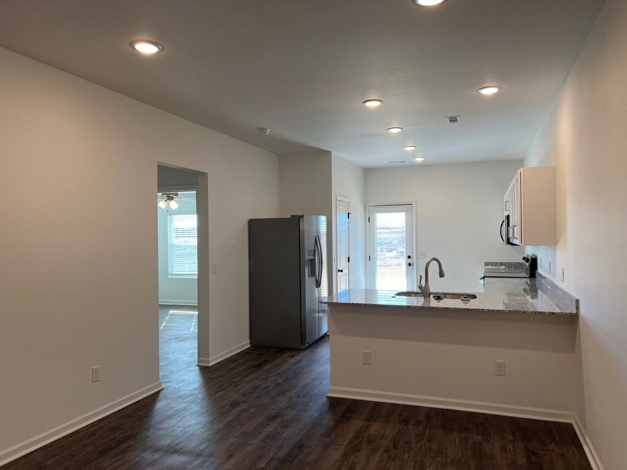 625 Short Leaf Ln - Photo 3 of 24