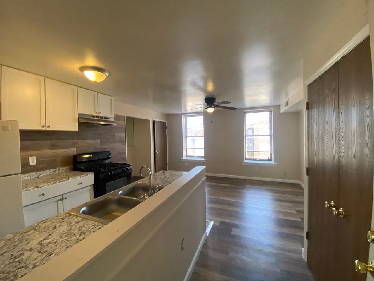 1004 Bates St #B - Photo 2 of 10