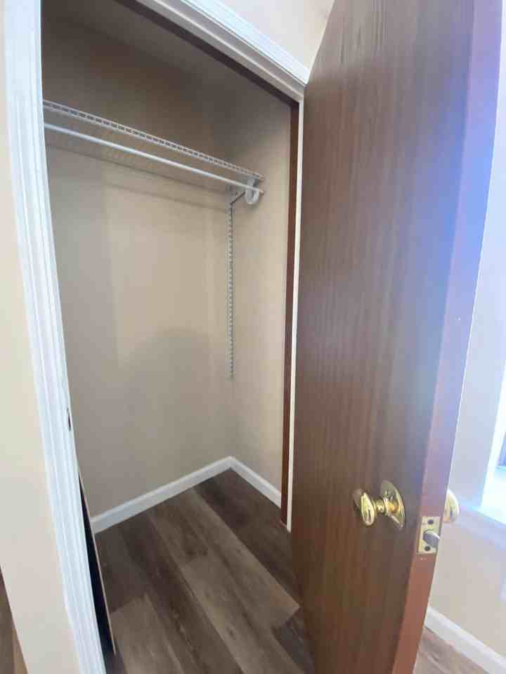 1004 Bates St #B - Photo 5 of 10