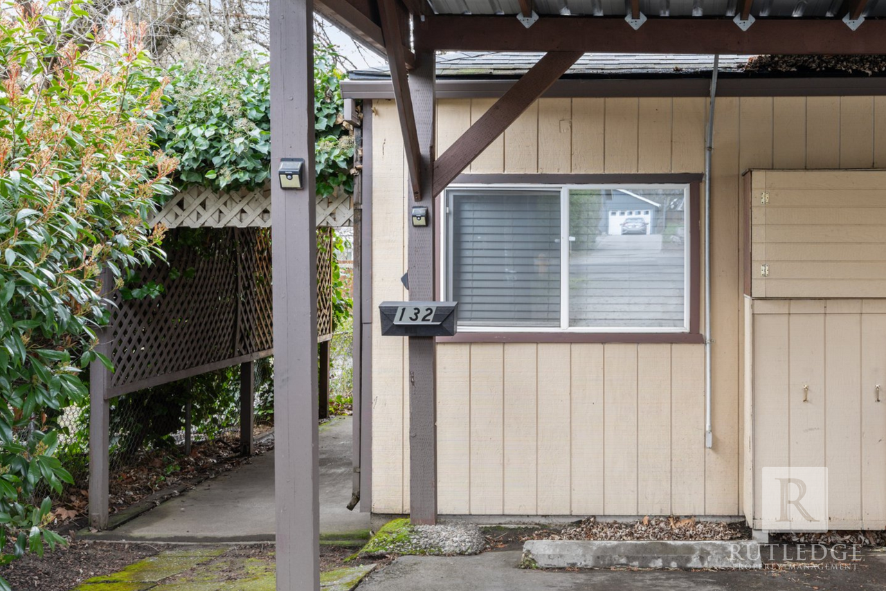 132 Highland Dr - Photo 2 of 10