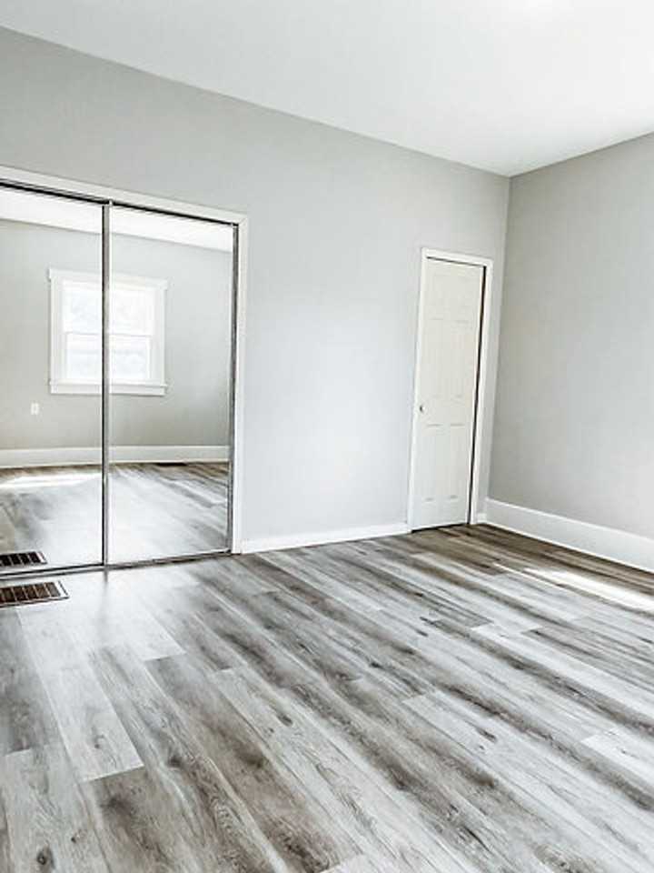 2635 N 11th St - Photo 3 of 4