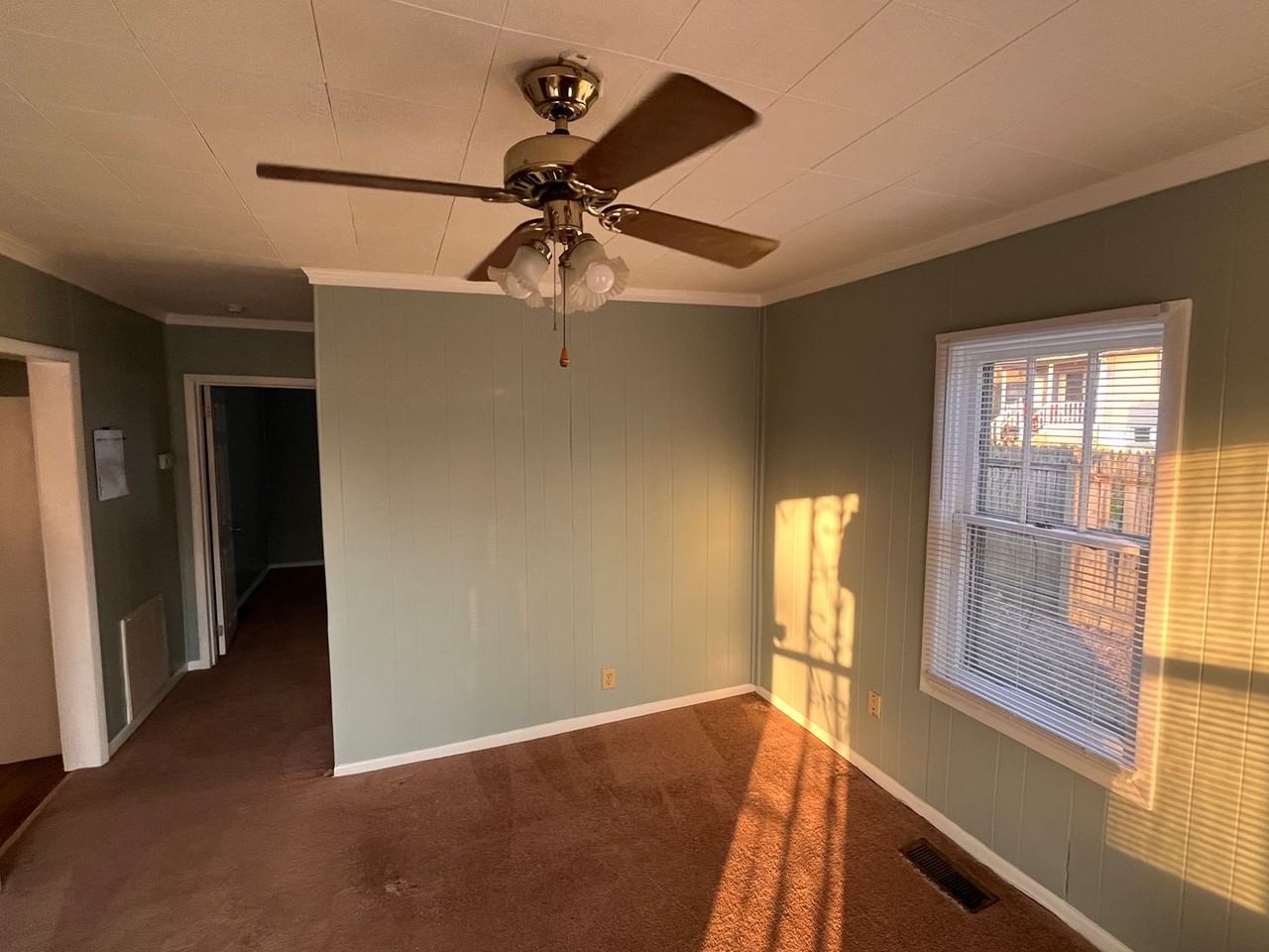 1602 Mckinley Ave - Photo 4 of 10
