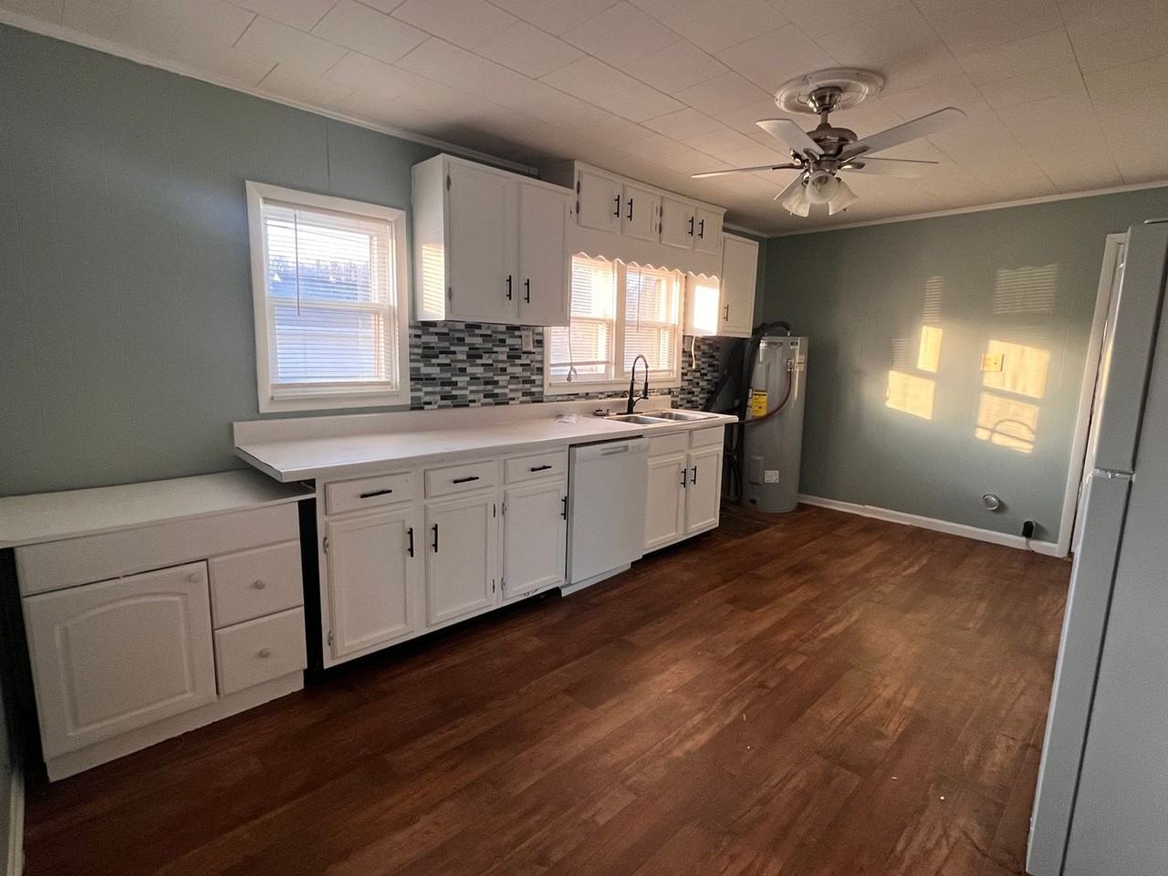 1602 Mckinley Ave - Photo 5 of 10