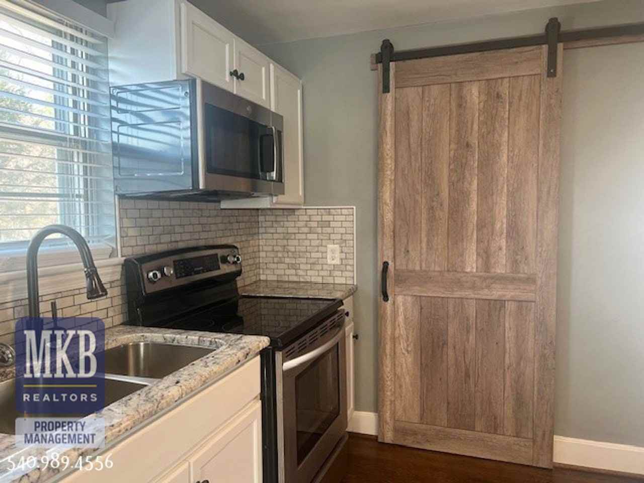 6221 Shady Acres Dr - Photo 6 of 33