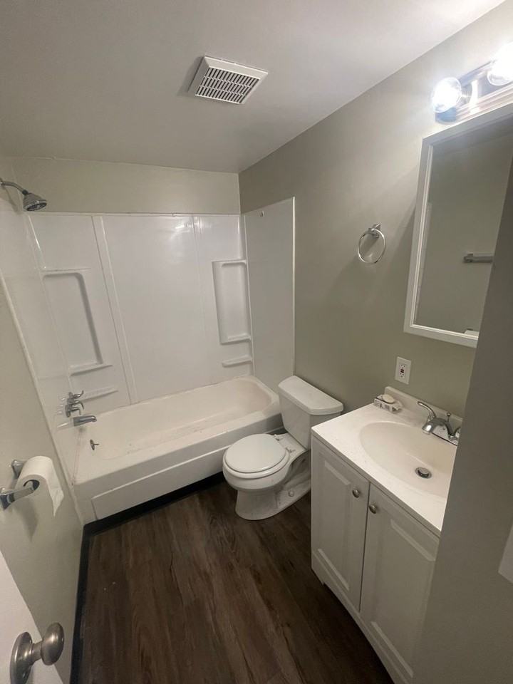 4078 Sanlin Dr - Photo 3 of 20