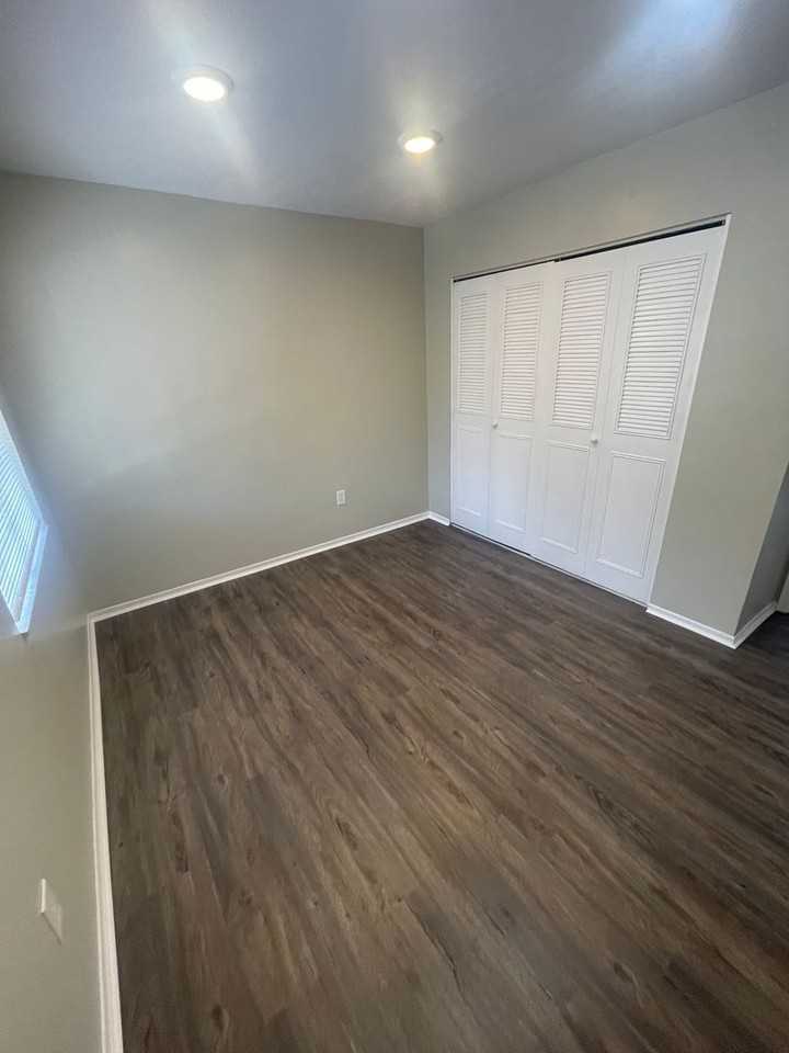4078 Sanlin Dr - Photo 7 of 20