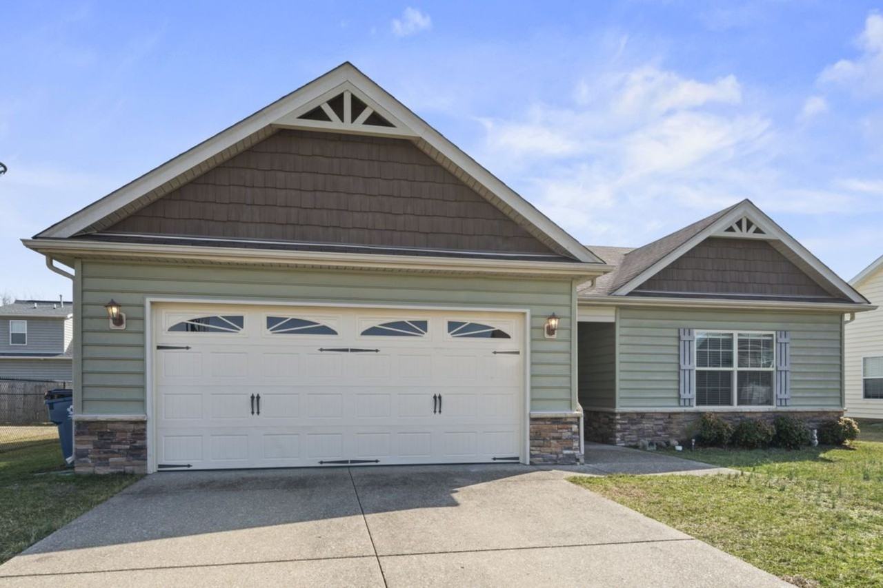 166 Boulders Ct