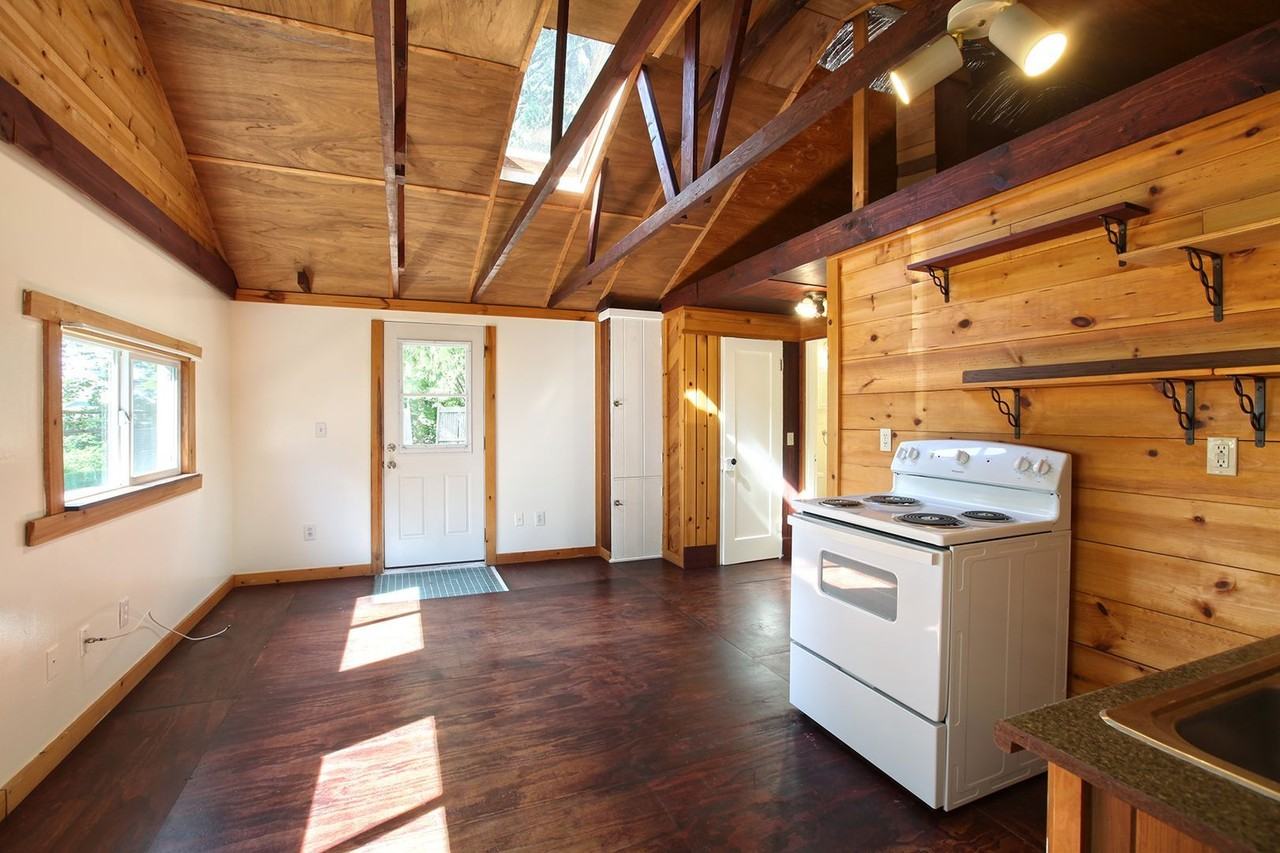 938 Madrona Beach Rd - Photo 5 of 22