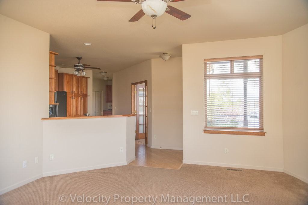 1075 Ne Watt Way - Photo 6 of 16
