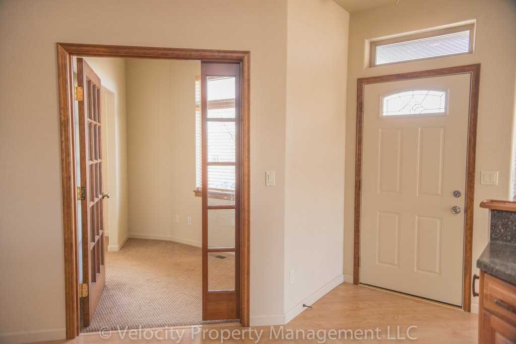 1075 Ne Watt Way - Photo 7 of 16