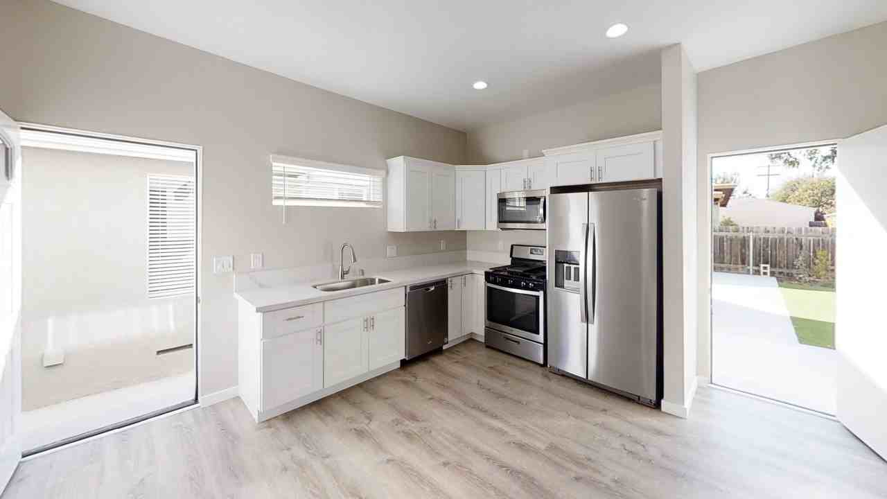 4923 63rd Street - Photo 5 of 14