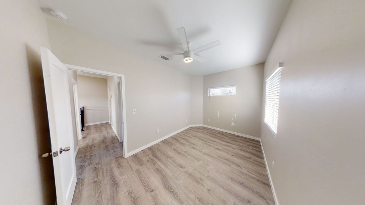 4923 63rd Street - Photo 7 of 14