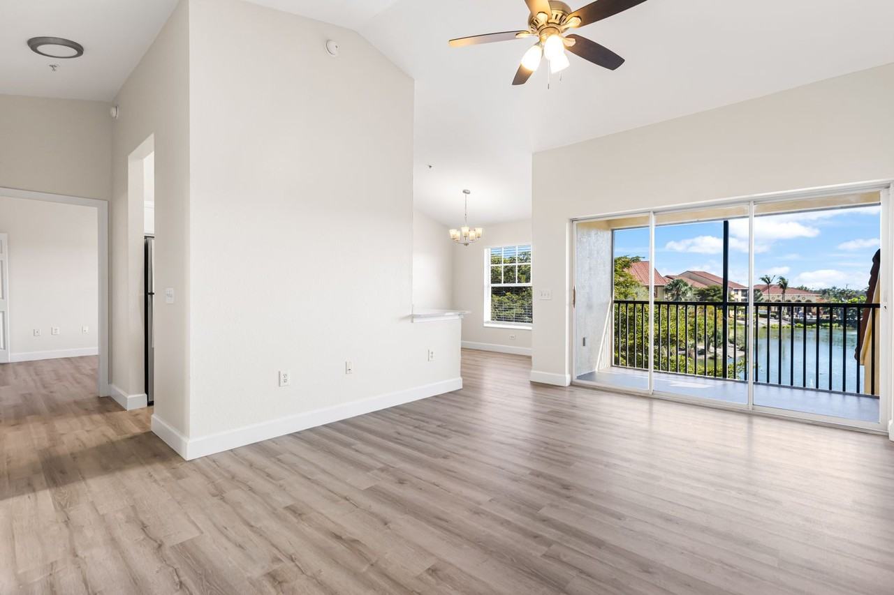 7945 Preserve Cir - Photo 2 of 30