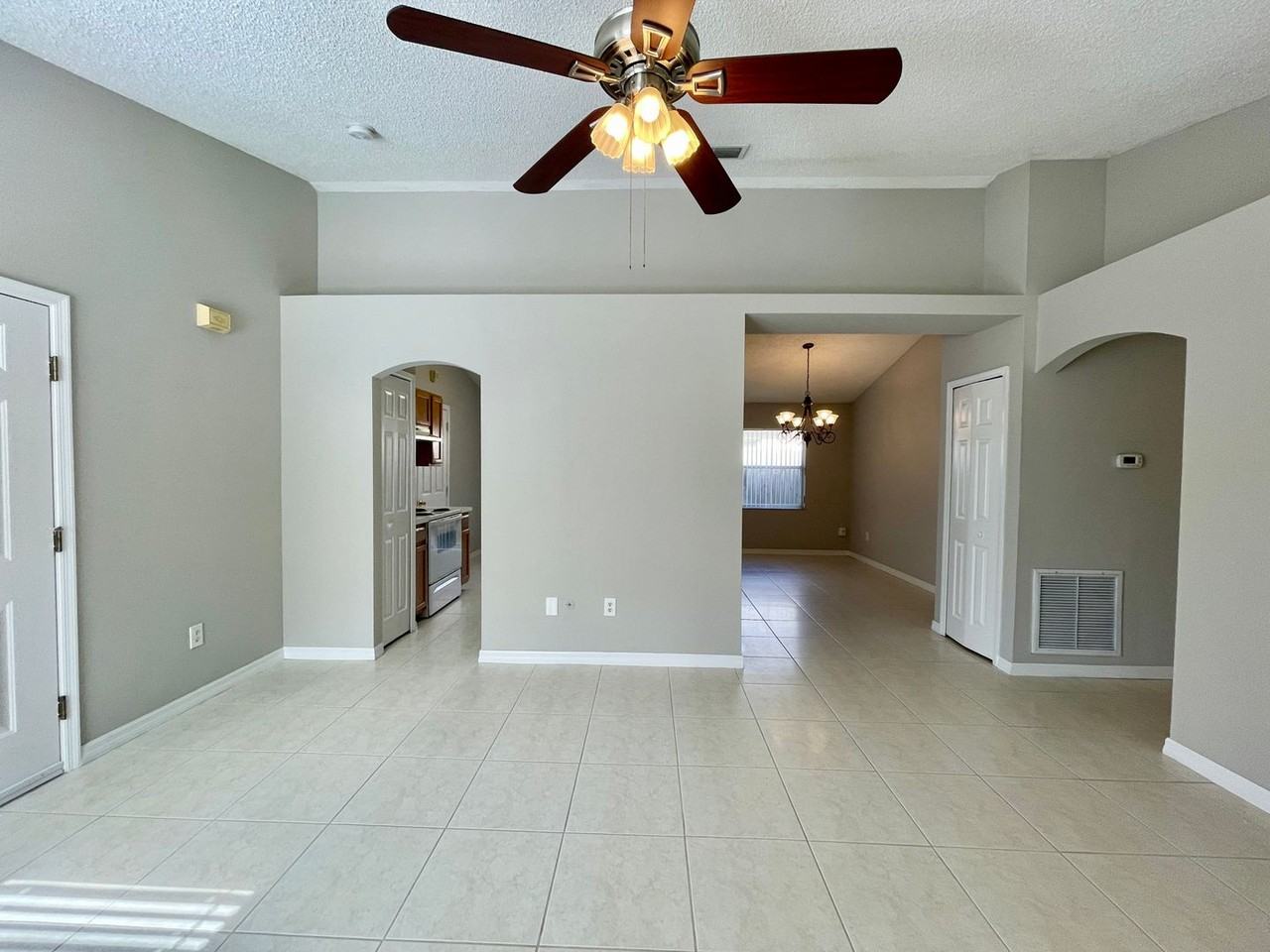 8710 Claiborne Ct - Photo 5 of 25