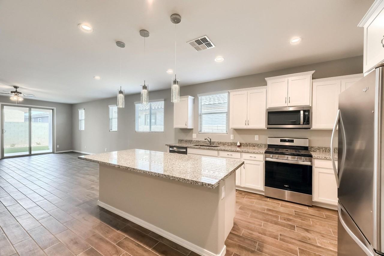 10974 W Melvin St - Photo 4 of 45