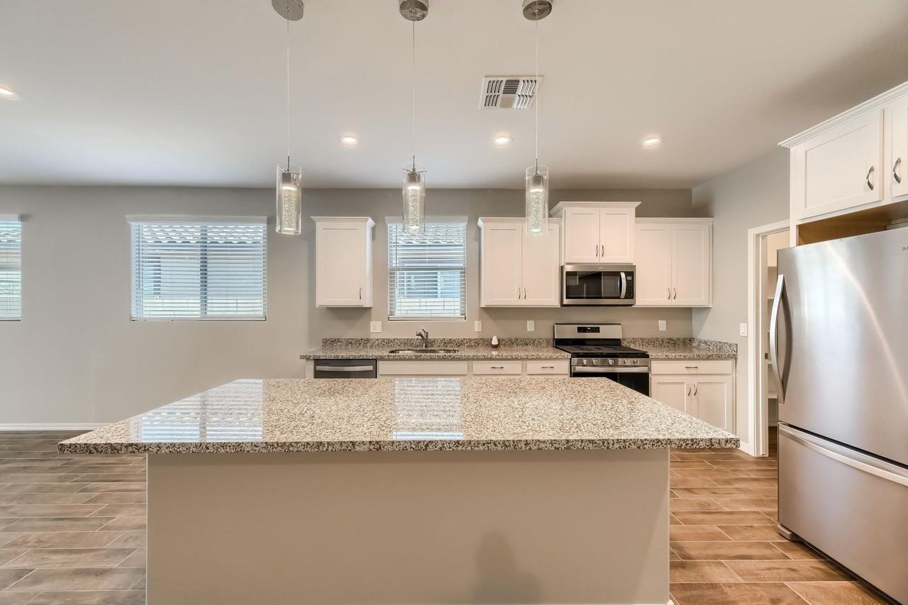10974 W Melvin St - Photo 2 of 45