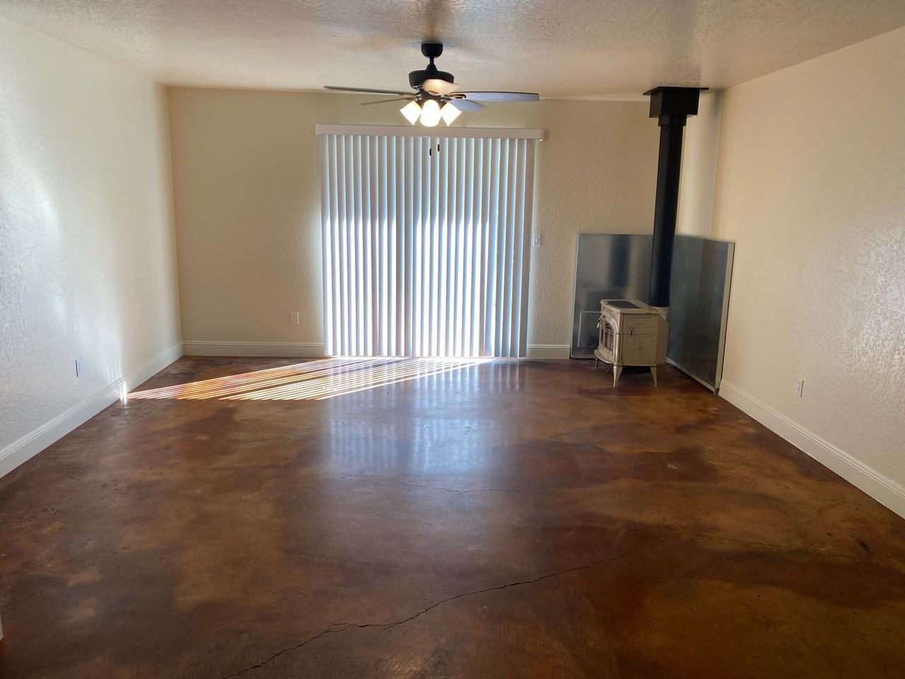 18183 6th Ave - Photo 3 of 9