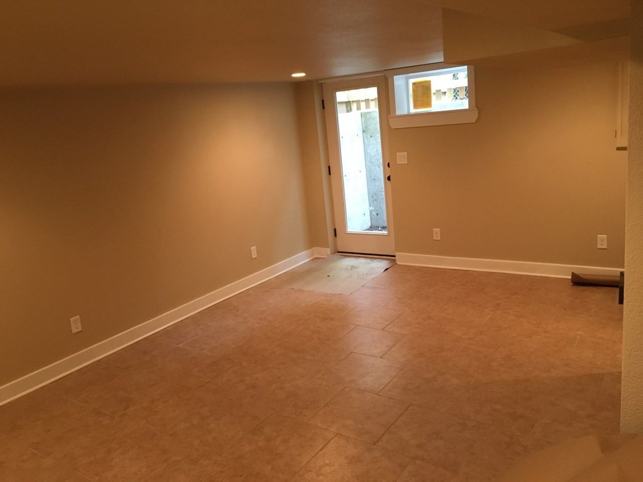 9540 N Seneca St - Photo 5 of 15