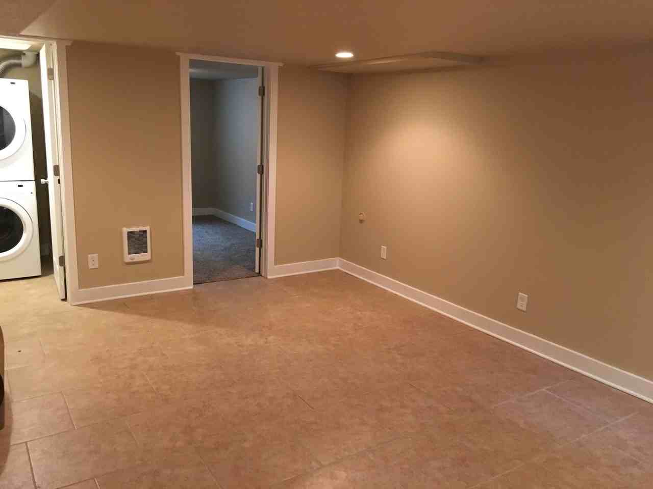9540 N Seneca St - Photo 6 of 15