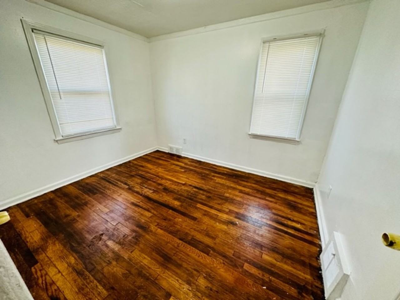 18935 Beland St - Photo 2 of 14