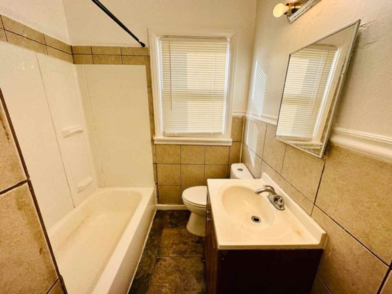 18935 Beland St - Photo 3 of 14