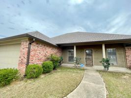 featured image of 646 Huntington Dr