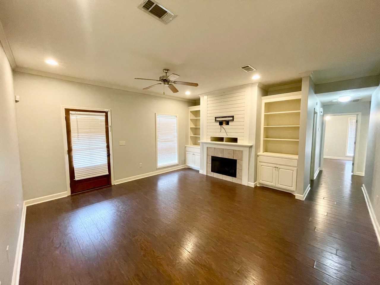 646 Huntington Dr - Photo 3 of 13