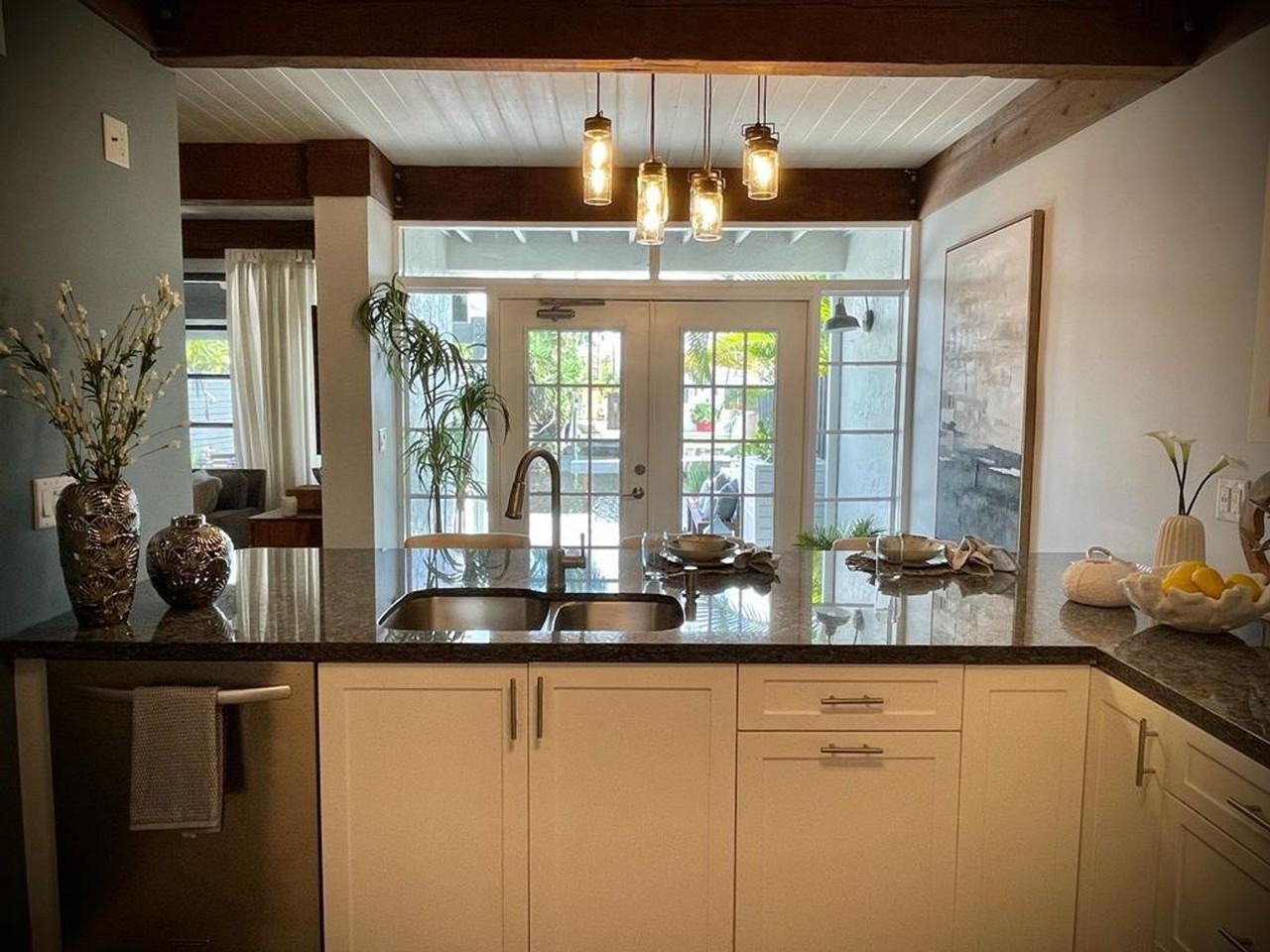 605 Kensington Pl - Photo 4 of 46