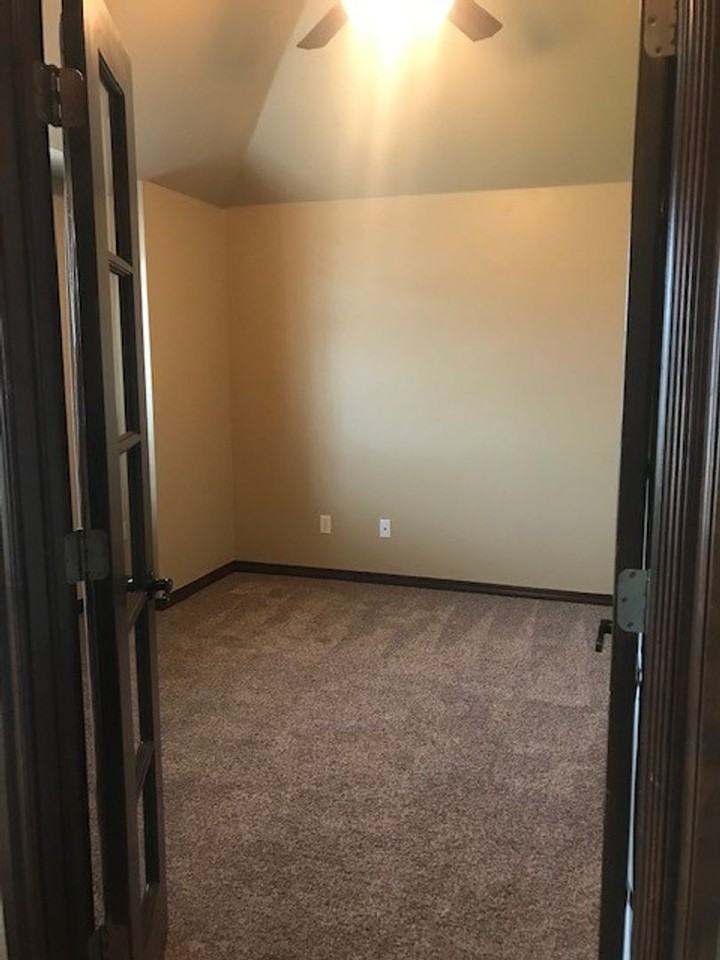 339 Pacific Crest Trl - Photo 3 of 21