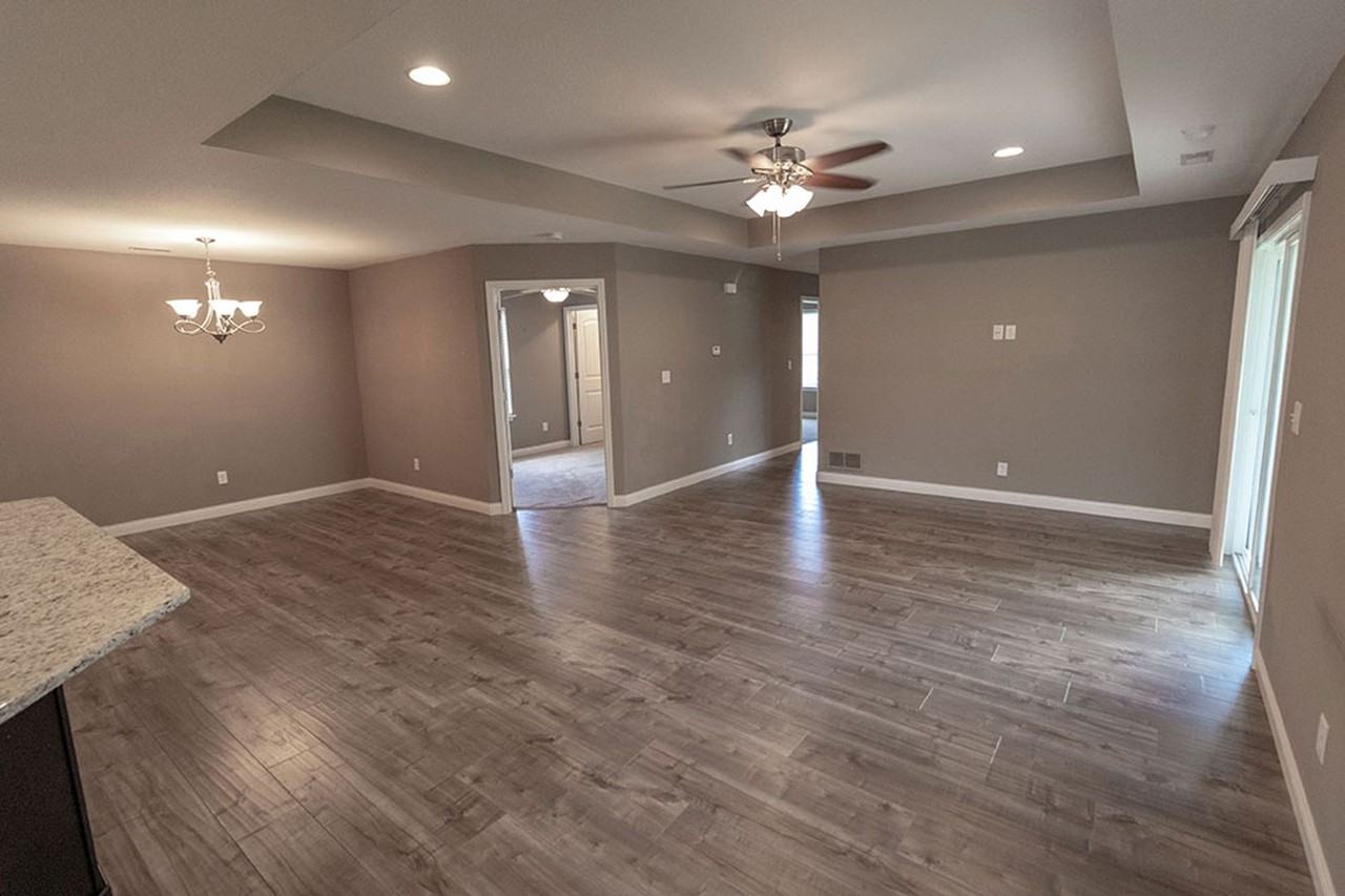 2809 Amberwood Ct - Photo 4 of 48