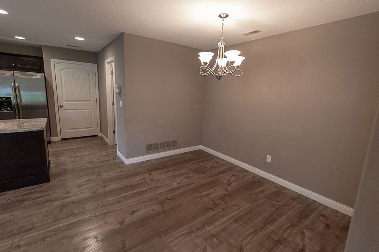 2809 Amberwood Ct - Photo 6 of 48