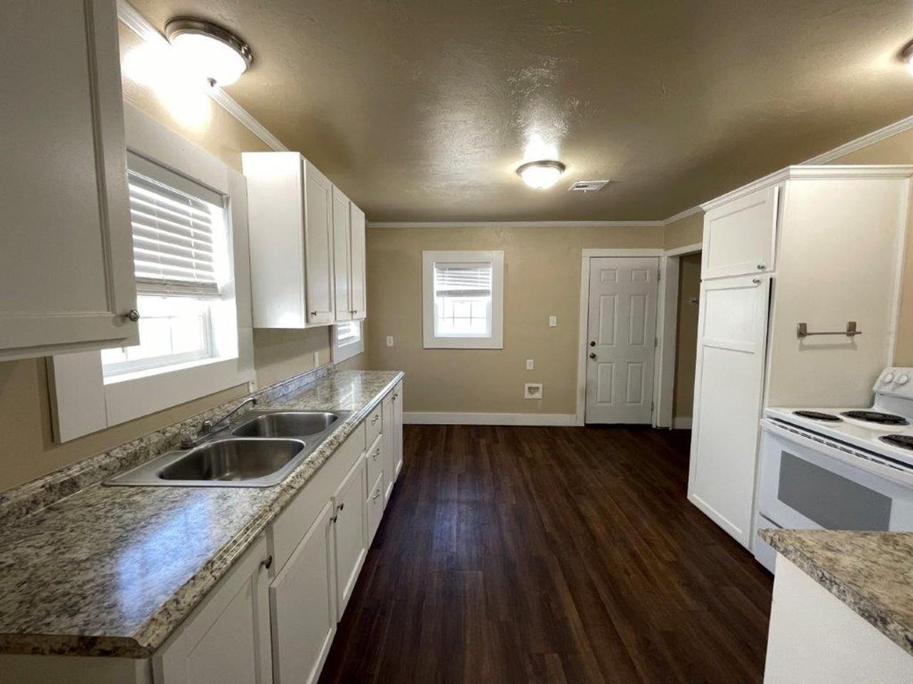 1409 S 17th St - Photo 5 of 15