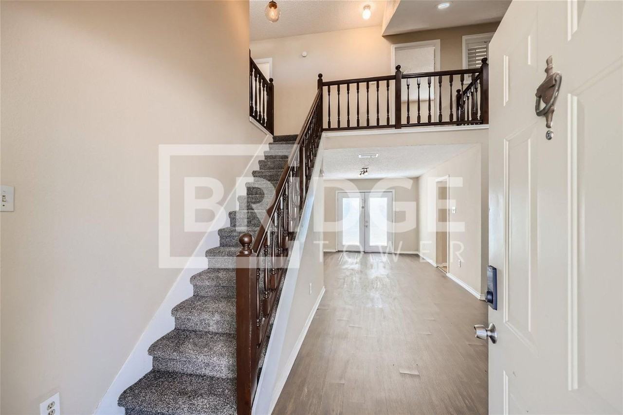 322 Antler Ct - Photo 2 of 22