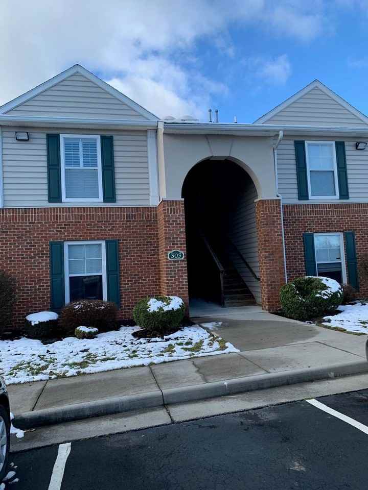 305 N Knollwood Dr #5102 - Photo 2 of 4