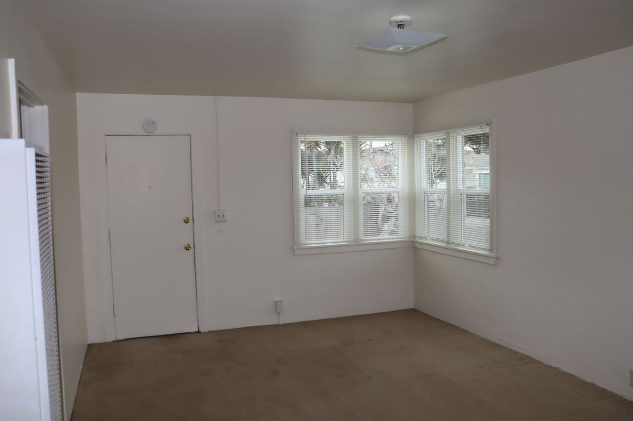 1666 Hilton St - Photo 3 of 8