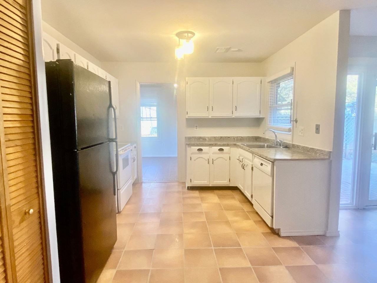 120 S Fox Rd - Photo 5 of 25