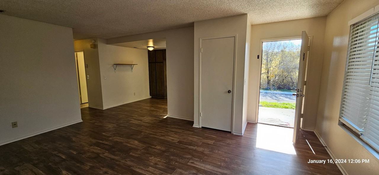 421 E Rice Ranch Rd - Photo 5 of 33
