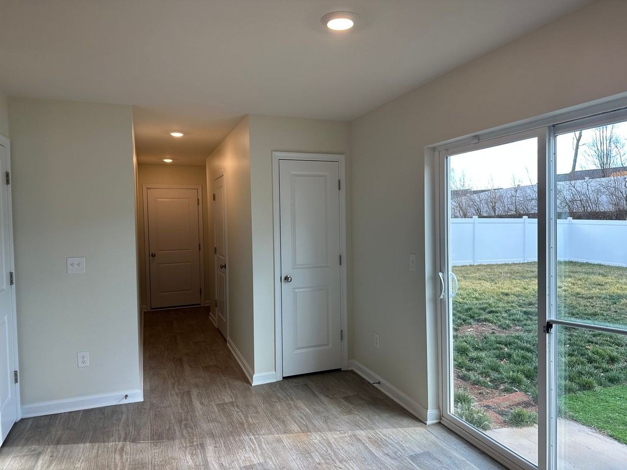 428 Weeks Ct - Photo 7 of 19