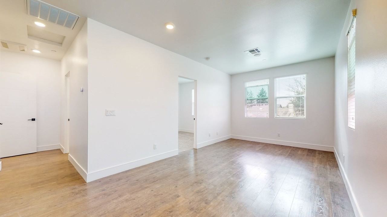 2277 San Miguel Ave - Photo 3 of 14
